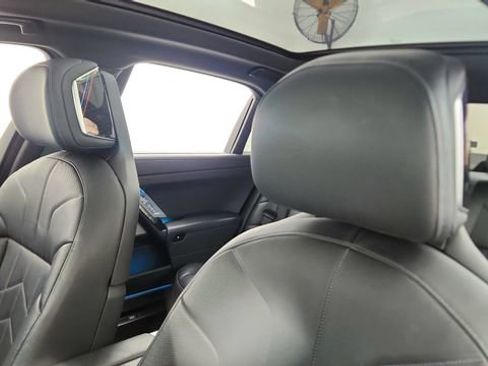 Used 2024 BMW 740i xDrive w/ Premium Package image 36