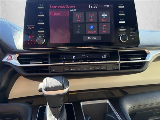 Used 2022 Toyota Sienna XLE w/ XLE Plus Package FWD image 18