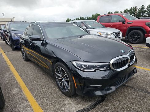 Used 2022 BMW 330i Sedan w/ Premium Package 2 RWD image 4