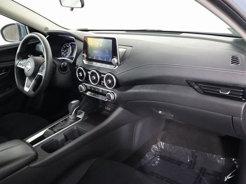 Used 2024 Nissan Sentra SV FWD image 9