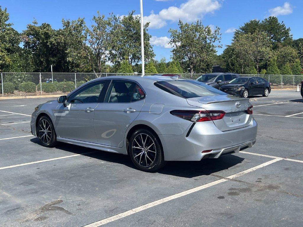 Used 2024 Toyota Camry SE FWD image 5