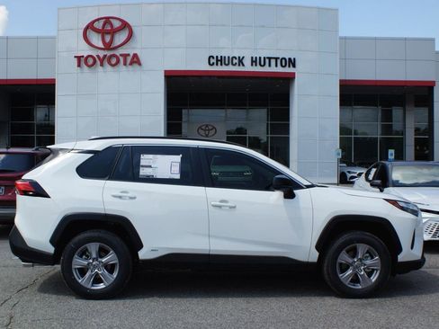 Used 2025 Toyota RAV4 LE AWD/4WD image 9