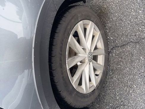 Used 2017 Volkswagen Golf Alltrack S image 19