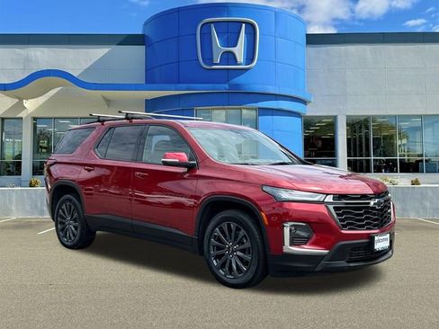 Used 2023 Chevrolet Traverse RS AWD/4WD image 1