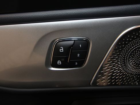 New 2026 Lincoln Nautilus Reserve image 7