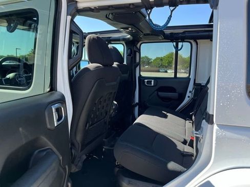 Used 2022 Jeep Wrangler Unlimited Rubicon 4xe w/ Cold Weather Group AWD/4WD image 13