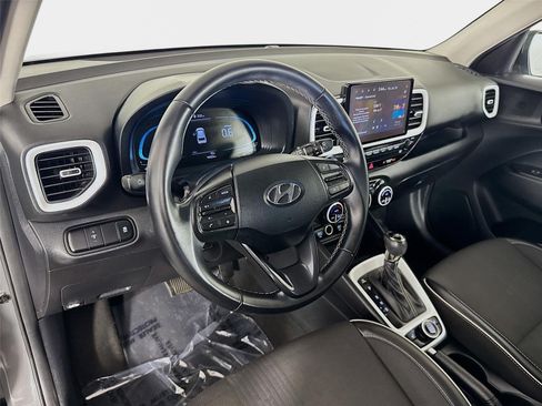 Used 2023 Hyundai Venue Limited w/ Cargo Package FWD image 9
