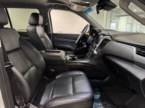 Used 2018 Chevrolet Tahoe LT w/ LT Signature Package image 4