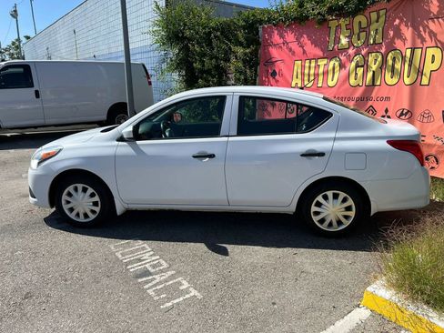 Used 2019 Nissan Versa SV FWD image 6