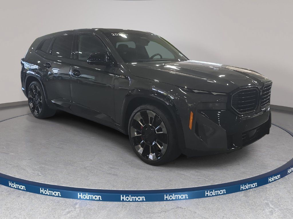 Certified 2023 BMW XM AWD/4WD image 3