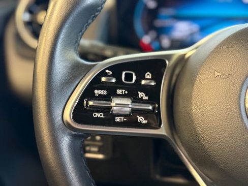 Used 2023 Mercedes-Benz GLB 250 4MATIC image 25