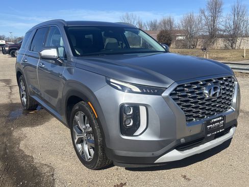 Used 2020 Hyundai Palisade SEL w/ Premium Package image 2