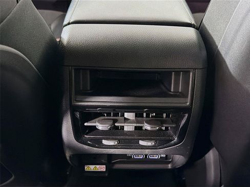 Used 2024 Jeep Grand Cherokee Altitude AWD/4WD image 28