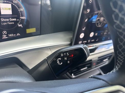 New 2025 Volkswagen Tiguan SE image 20