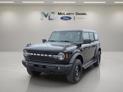 New 2026 Ford Bronco Outer Banks w/ Black Appearance Package image 2