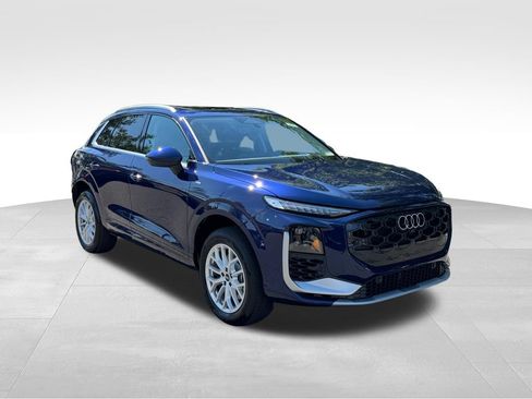 New 2026 Audi Q3 quattro 2.0T AWD/4WD image 3