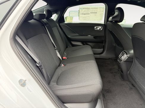 New 2025 Hyundai Ioniq 6 SE image 18