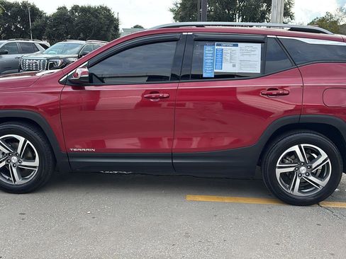 Certified 2021 GMC Terrain SLT w/ Infotainment Package II image 4