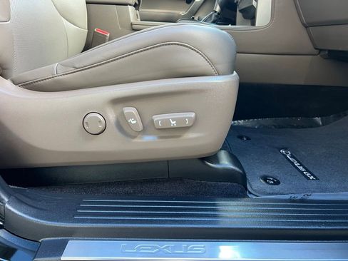 Used 2020 Lexus GX 460 Premium image 34