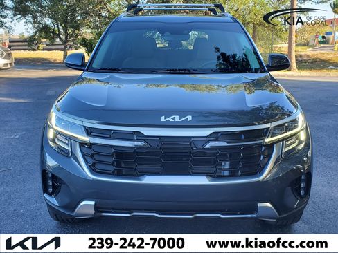 Used 2024 Kia Seltos SX w/ SX Sunroof Package image 2