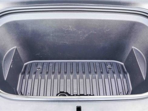 Used 2023 Tesla Model Y Long Range image 27