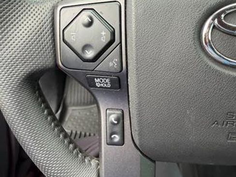 Used 2023 Toyota Tacoma TRD Off-Road AWD/4WD image 15