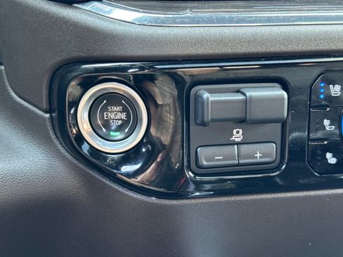 Used 2024 Chevrolet Silverado 1500 LTZ image 24