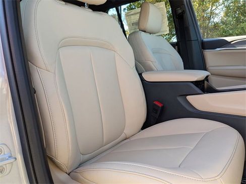 New 2025 Jeep Grand Cherokee Limited image 38