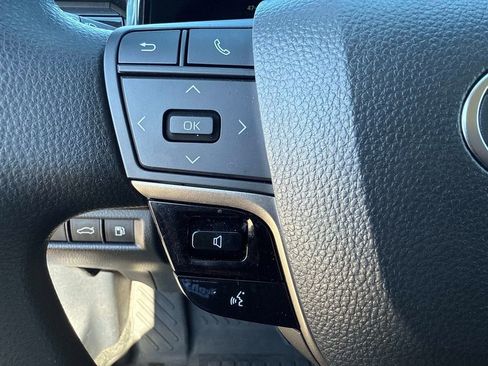 Used 2025 Toyota Camry LE image 27