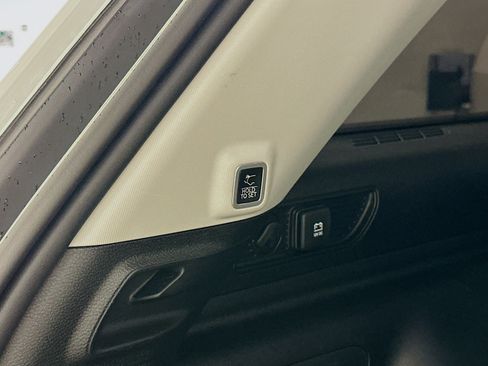 Used 2022 Jeep Grand Cherokee Limited 4xe image 32