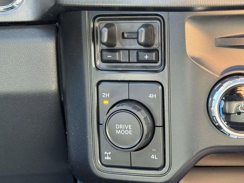 New 2026 Ford F350 Platinum w/ FX4 Off-Road Package AWD/4WD image 7