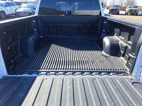 Used 2025 Chevrolet Silverado 1500 LT image 29