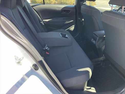 Certified 2025 Toyota Corolla LE image 27