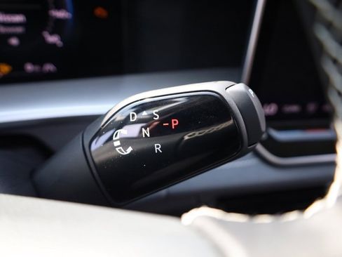 New 2025 Volkswagen Tiguan SE image 26