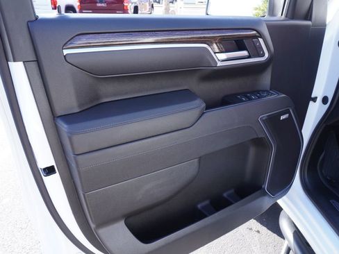 Certified 2025 GMC Sierra 1500 Elevation image 15