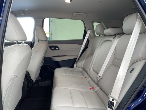 Certified 2024 Nissan Rogue SL image 18