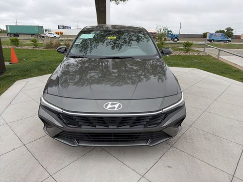 New 2026 Hyundai Elantra Sport FWD image 8
