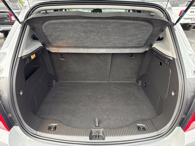 Used 2019 Chevrolet Trax LT w/ LT Convenience Package AWD/4WD image 19