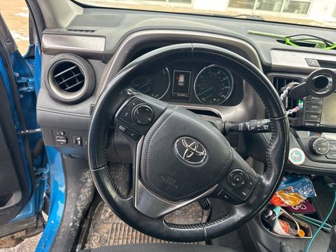 Used 2018 Toyota RAV4 XLE image 5