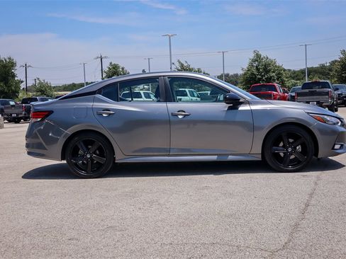 Used 2023 Nissan Sentra SR w/ Trunk Package image 4