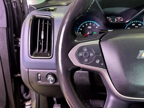 Used 2022 Chevrolet Colorado Z71 AWD/4WD image 13