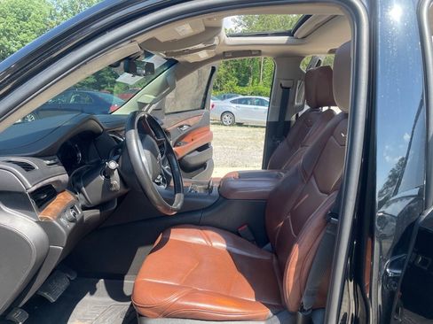 Used 2018 Cadillac Escalade Luxury RWD image 18