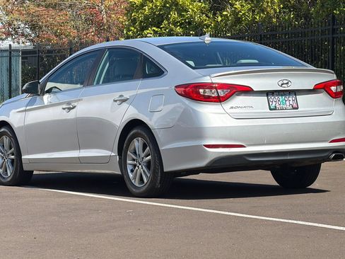 Used 2015 Hyundai Sonata SE FWD image 6