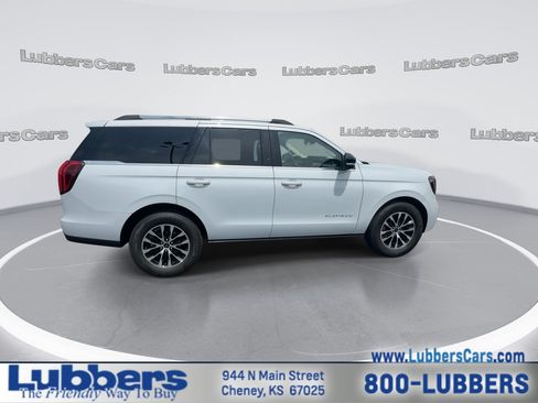 Used 2025 Ford Expedition Platinum AWD/4WD image 9
