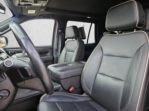 Used 2021 GMC Yukon SLT w/ SLT Premium Package image 17