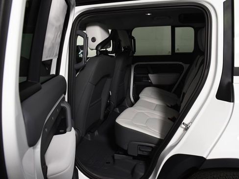 Used 2025 Land Rover Defender 110 S image 15