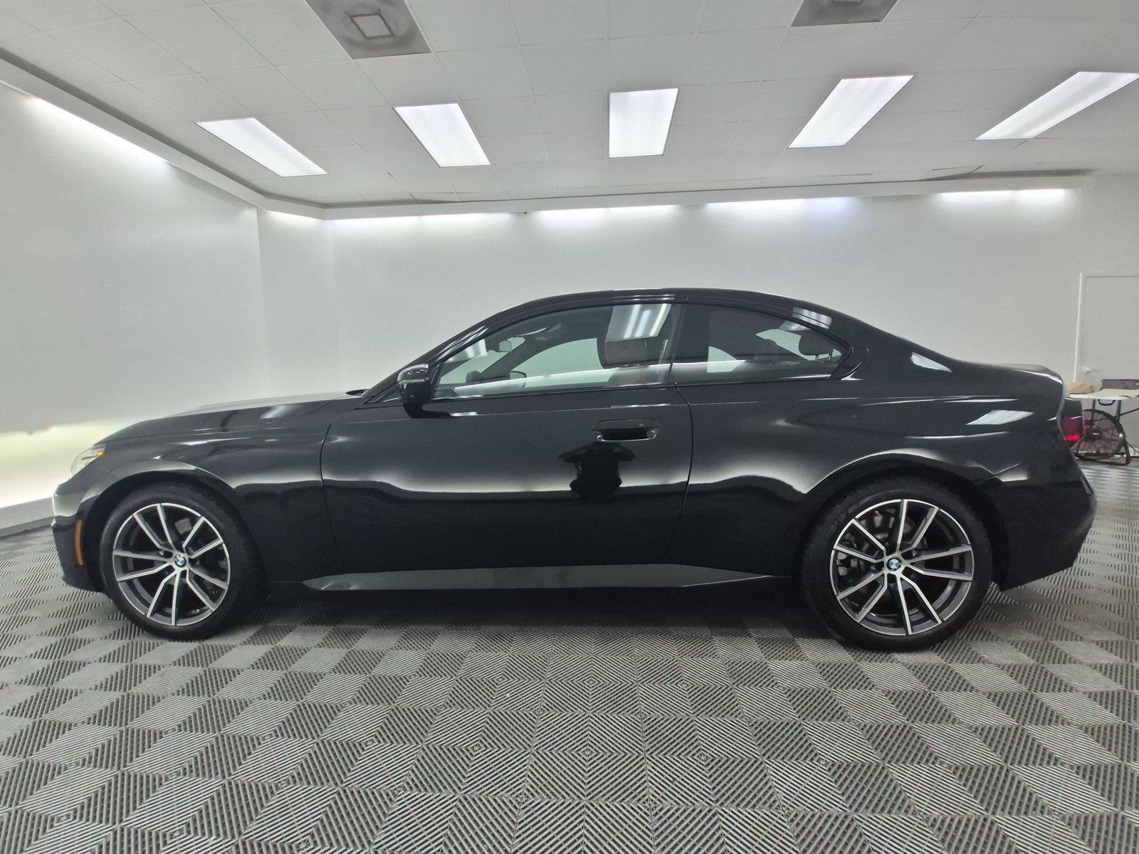 Used 2025 BMW 230i xDrive Coupe w/ Premium Package AWD/4WD image 2