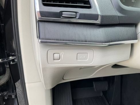 Used 2020 Volvo XC90 T6 Momentum AWD/4WD image 10