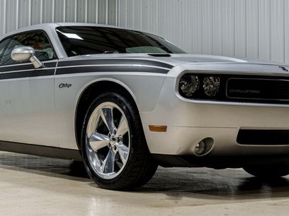 Used 2010 Dodge Challenger SE