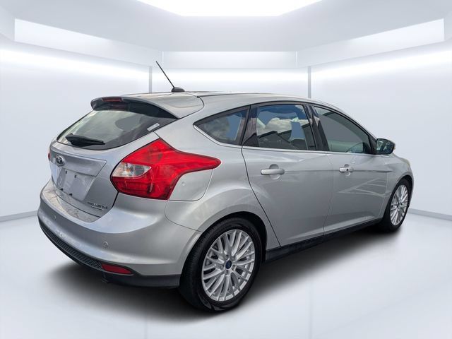 Used 2014 Ford Focus Titanium FWD image 3